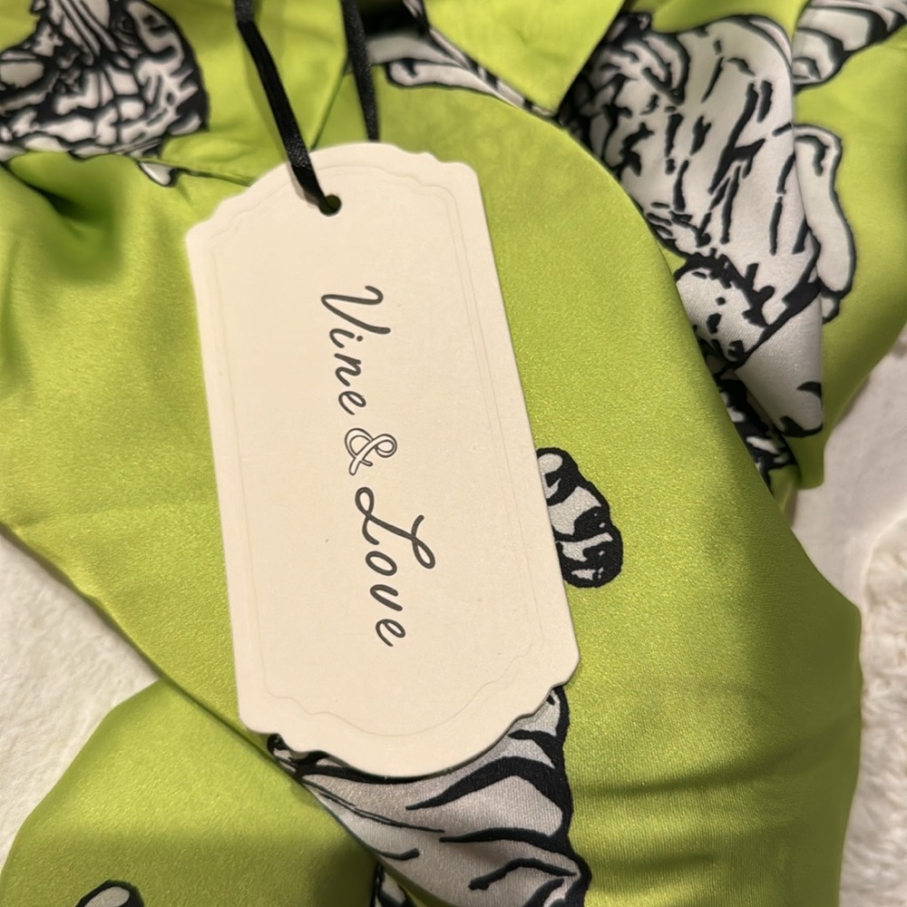 Vine and Love Neon green Tiger top NWT - Picture 9 of 11